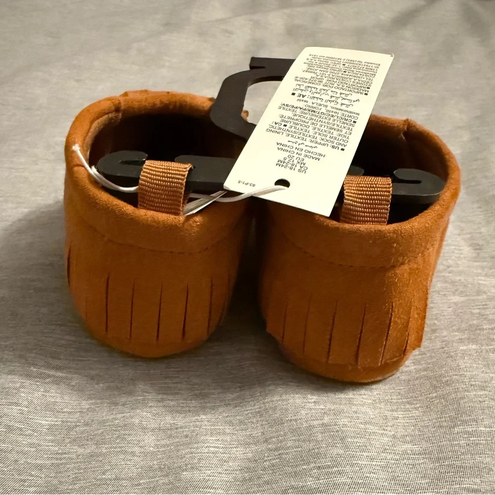 Old Navy Kids Moccasins in Warm Brown - Picture 3 of 5
